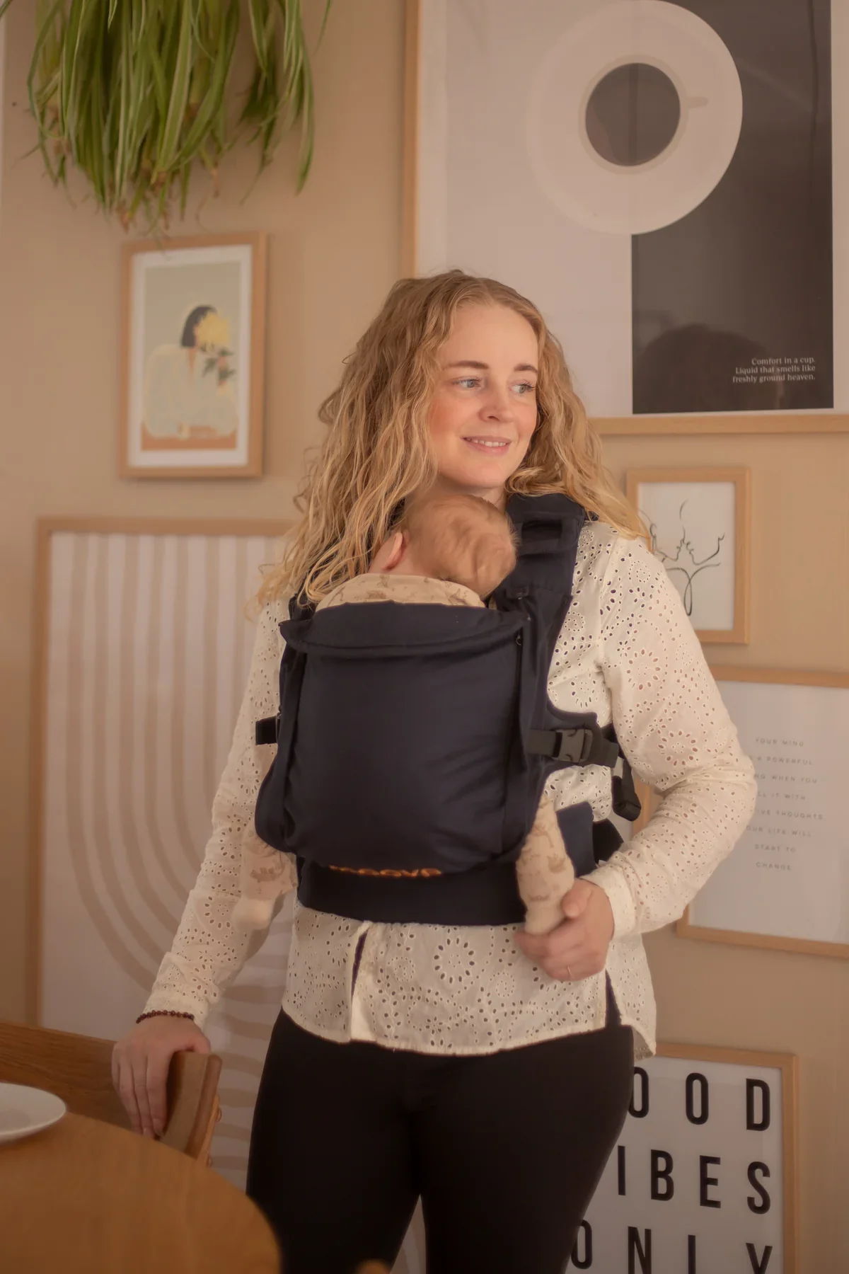 MOOVA Babytrage mit extra viel Bewegungsfreiheit - Image 8