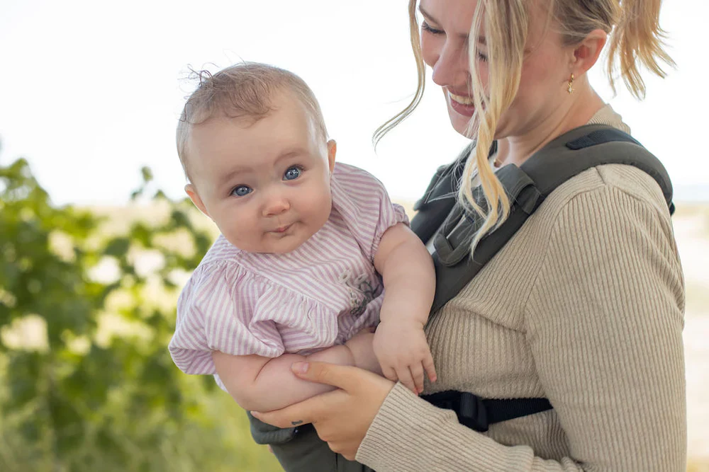 MOOVA Babytrage mit extra viel Bewegungsfreiheit - Image 9