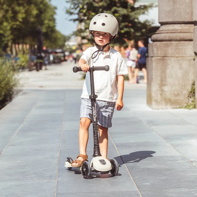 SCOOT & RIDE Highwaykick 3 LED - Image 12